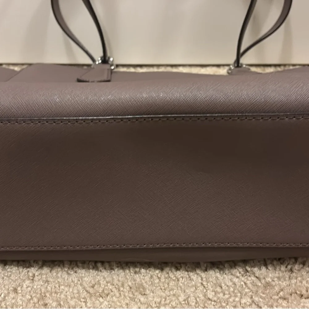 Authentic Michael Kors Handbag - Picture 6 of 9